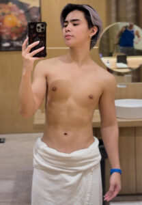 Surf-Phanthakan-แซ่บซ่า