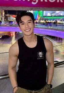 Johnson-Lau-กล้ามแน่น Johnson-Lau-กล้ามแน่น