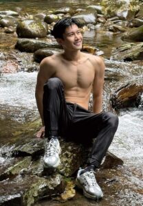 Johnson-Lau-เล่นน้ำ Johnson-Lau-เล่นน้ำ