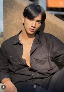 Nattapong-Chiayakum-เสื้อเชิ้ตดำ Nattapong-Chiayakum-เสื้อเชิ้ตดำ