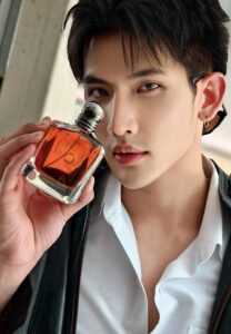 Bas-Karan-พรีเซนเตอร์ Bas-Karan-พรีเซนเตอร์