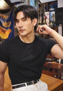 Bas-Karan-เสื้อยืดดำ Bas-Karan-เสื้อยืดดำ