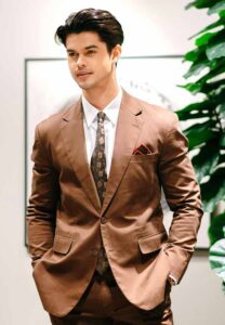 Kim-Goodburn-ลุคเท่ Kim-Goodburn-ลุคเท่