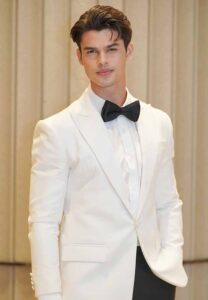 Kim-Goodburn-หล่อ Kim-Goodburn-หล่อ