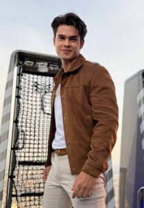 Kim-Goodburn-หล่อสะบัด