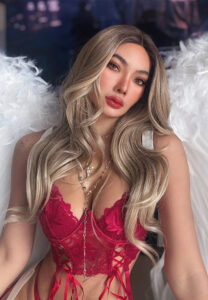 Ploy-Prompron-สาวผมทอง Ploy-Prompron-สาวผมทอง