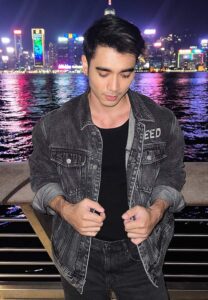 Peerawat-Wichianrak-เสื้อยีนส์