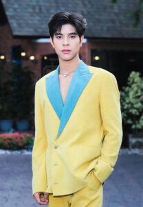 GUIDE-Piyawat-ชุดเหลือง