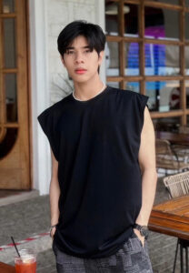 GUIDE-Piyawat-เสื้อกล้ามดำ