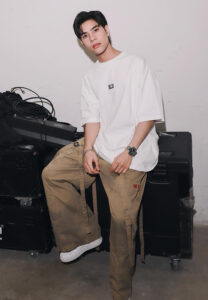 GUIDE-Piyawat-เสื้อยืดขาว