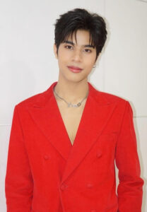 GUIDE-Piyawat-เสื้อแดง