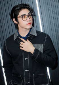 Poom-Phuripan-ใส่แว่น