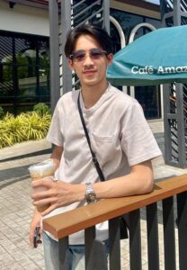 Pumin-Tiyanan-ยืนเท่