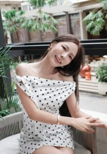 Pimmada Liamwinit-024-Elegant