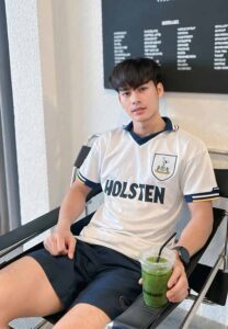 ทินวัฒน์-คำหารพล-เสื้อยืดขว