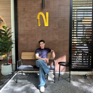 Earl Nontapak-012-Graceful