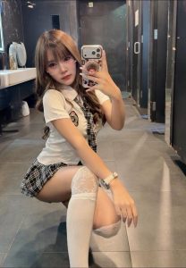Mina Minnieee-012-Attractive